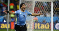 Suárez resucita a Uruguay