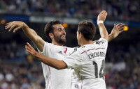 Real Madrid - Almería: James mantiene la ilusión (3-0)