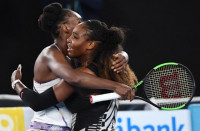 Serena Williams logra en Australia un 'Grand Slam' de récord y recupera el número uno