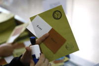 Turquía vota en referéndum para expandir los poderes del presidente Erdogan