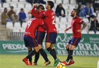 Un gol de Xisco tumba al Córdoba y pone a Osasuna en la punta