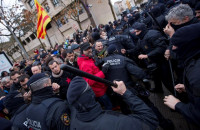 Cargas policiales ante el Museu de Lleida durante la operación Sijena