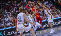 España vence a Lituania al ritmo de Ricky Rubio