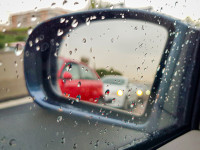 DANA y conducción: diez sanciones al volante relacionadas con lluvia y tormenta que puedes evitar