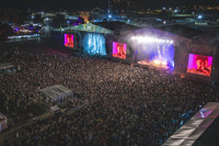 Hombres G y Dani Fernández revolucionan el SanSan Festival en su segunda jornada