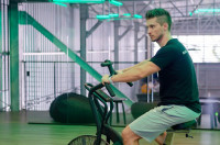 Ejercicios en bicicleta estática: perfectos para comenzar a ejercitarse