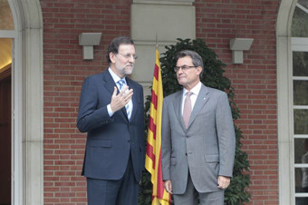 Rajoy y Mas intervienen en unas jornadas en Barcelona, pero no coincidirán