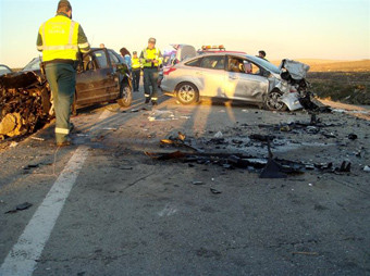 El balance provisional del puente deja 10 muertos en las carreteras