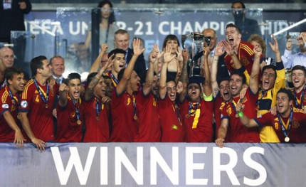 Thiago lleva a España a la gloria ante Italia (2-4)