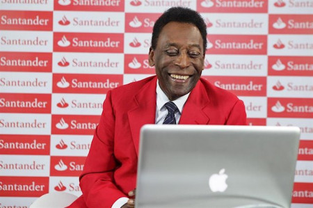 Pelé afirma que está "bien" y niega que sufra depresión