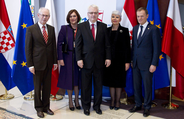 Ivo Josipovic, primer ministro croata, junto a Herman Van Rompuy, presidente del Consejo Europeo. 