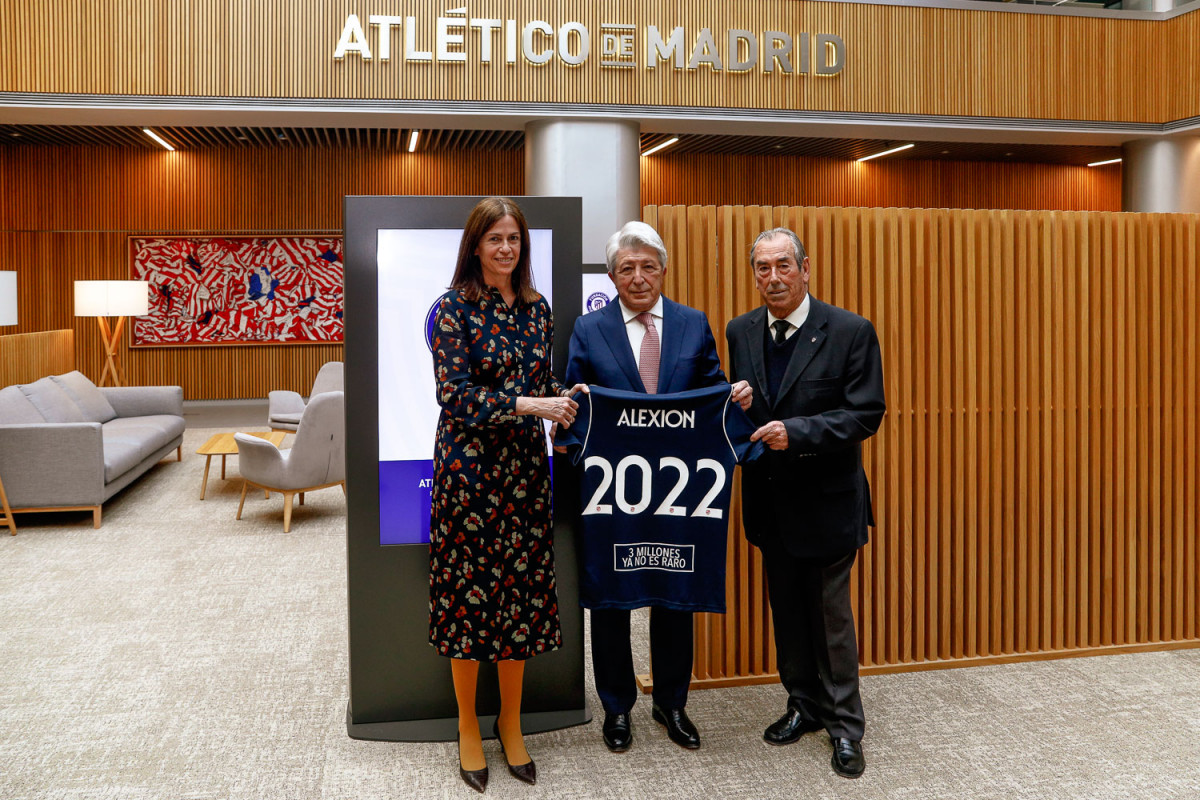 Leticia Beleta, Enrique Cerezo y Adelardo Rodríguez presentan la primera escuela de futbol adaptado