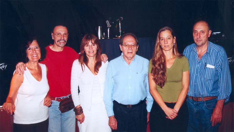 Silvia Mazar con Rolando Revagliatti, Estella Kallay, Mario Kon, María Malusardi y Simón Esain en 2004   Foto de Daniel Grad