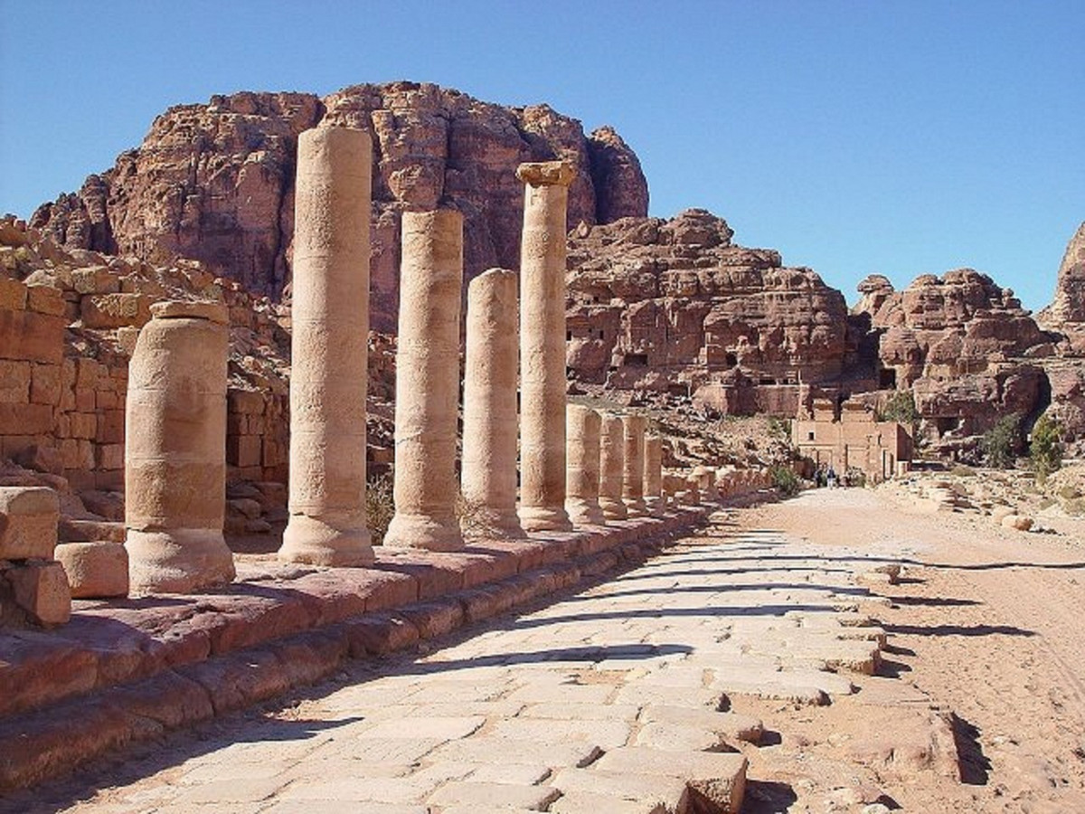 Cardo en Petra