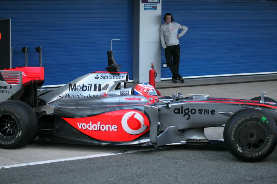 El McLaren saliendo de boxes (Jesús Mendoza ©)