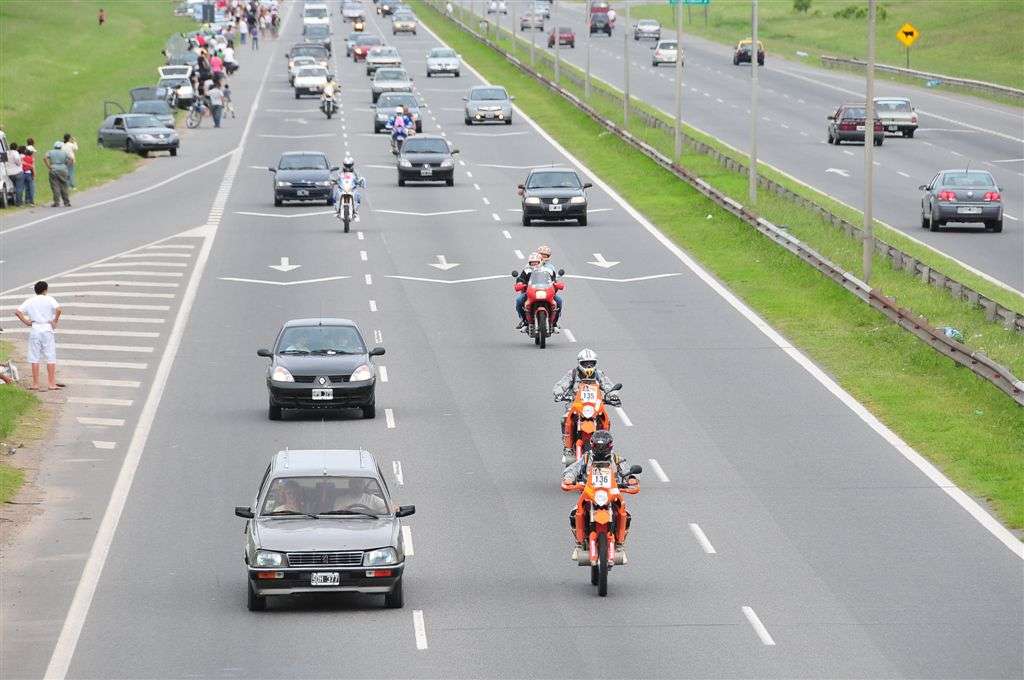 Autopista rumbo a Córdoba (Miguel Cañigral ©).
