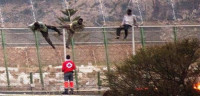 Una treintena de inmigrantes logra entrar en Melilla