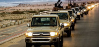 El Estado Islámico toma Sirte con una exhibición militar