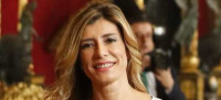 Falsa licenciada junto al precipicio