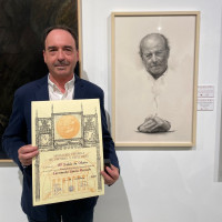 Fernando García Monzón, Medalla de dibujo “Roberto Fernández Balbuena” en el Salón de Otoño con su obra Retrato con Camisa Blanca
