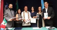 ​Escritores poblanos donaron exitosamente libros a bibliotecas de Guatemala