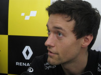 El inglés Jolyon Palmer seguirá como piloto de Renault en 2017