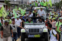 Los ecuatorianos acuden a las urnas para despedir la década de Correa