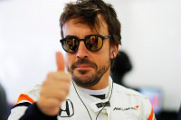 Alonso y Sainz confían en las mejoras