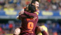 El Barça responde a la presión con Suárez y Messi