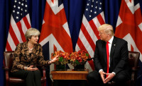 May insta a Trump a presentar su propuesta de paz para Oriente Próximo