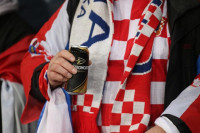 Aficionados croatas impulsan la economía del país gracias a la venta de cerveza durante el Mundial