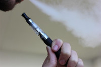Los cigarrillos electrónicos se usan para crear nuevos fumadores entre los adolescentes