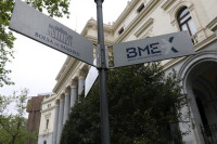 El Ibex 35 abre con una subida del 0,78% y recupera los 6.800 en plena desescalada con nuevas reaperturas