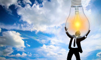 El precio de la luz obliga al 74% de los españoles a cambiar sus hábitos de consumo