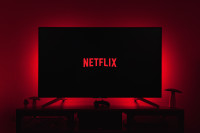 Cinco interesantes datos sobre Caleidoscopio, la nueva serie de Netflix