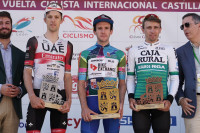 ​Jonathan Lastra y David González cierran la Vuelta a Castilla y León en el podio