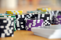 Descubre cómo las nuevas restricciones afectan a los casinos online