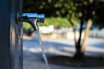 Ante las altas temperaturas, CECU exige una ley estatal que garantice fuentes de agua potable suficientes en nuestras calles