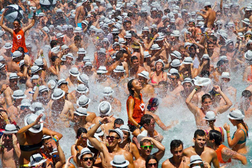 Las fiestas en la piscina son el atractivo del mediodía. / Foto: Arenal Sound.