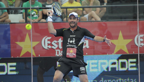 Jordi Muñoz hizo gala de su defensa ante el bombardeo constante de Sanyo y Maxi. / Foto: WPT.