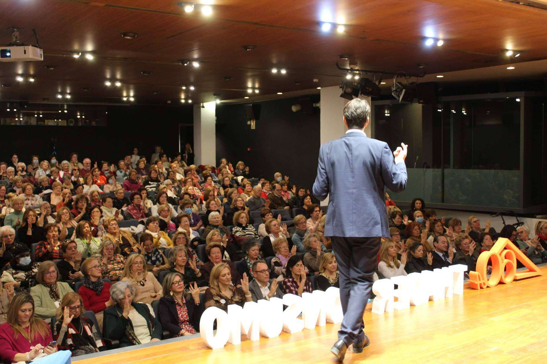 The presentation of the book “The Ten Keys to Well-Being” receives more than 200 people