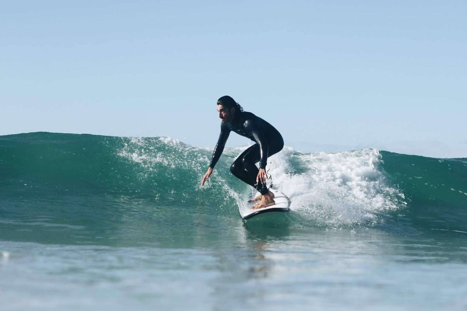  Flysurf proporciona una lista de las playas de surf para principiantes en Cádiz 