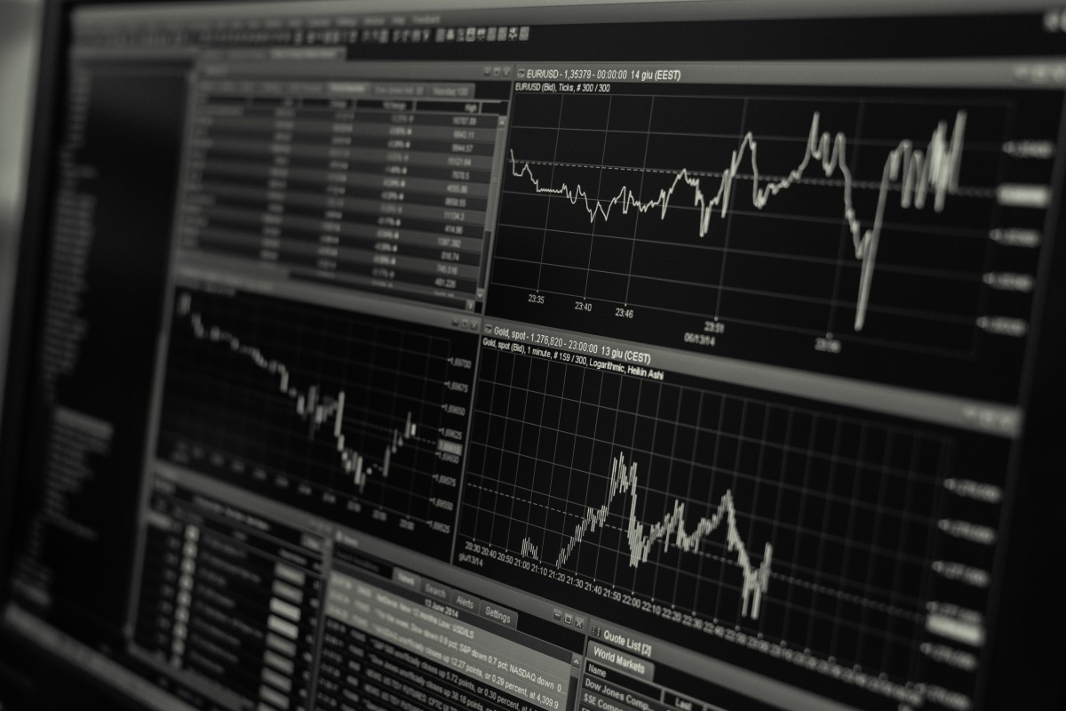 Stock trading monitor desk business finance exchange investment 1170475