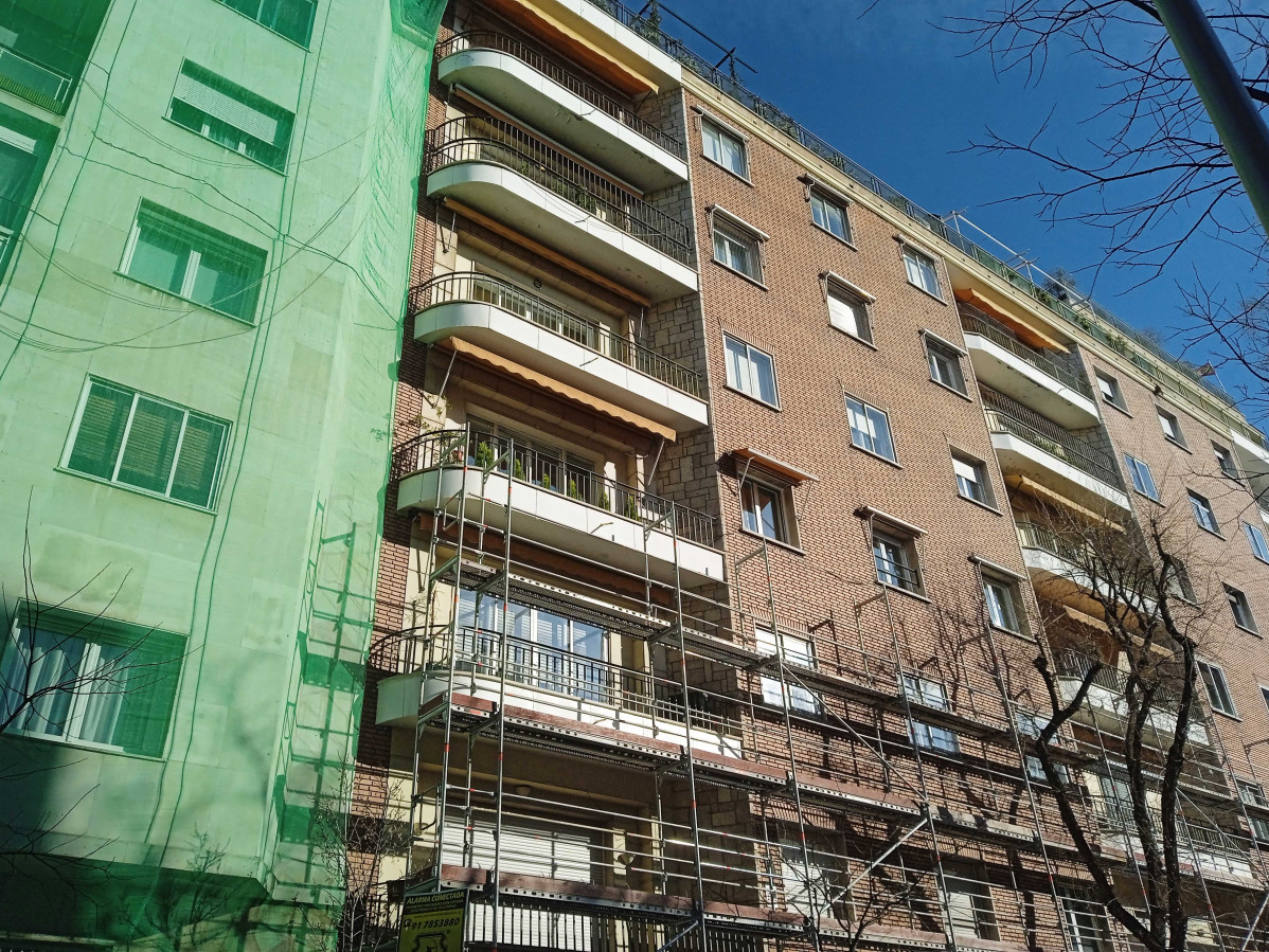 Rehabilitación de fachada de edificio en Madrid