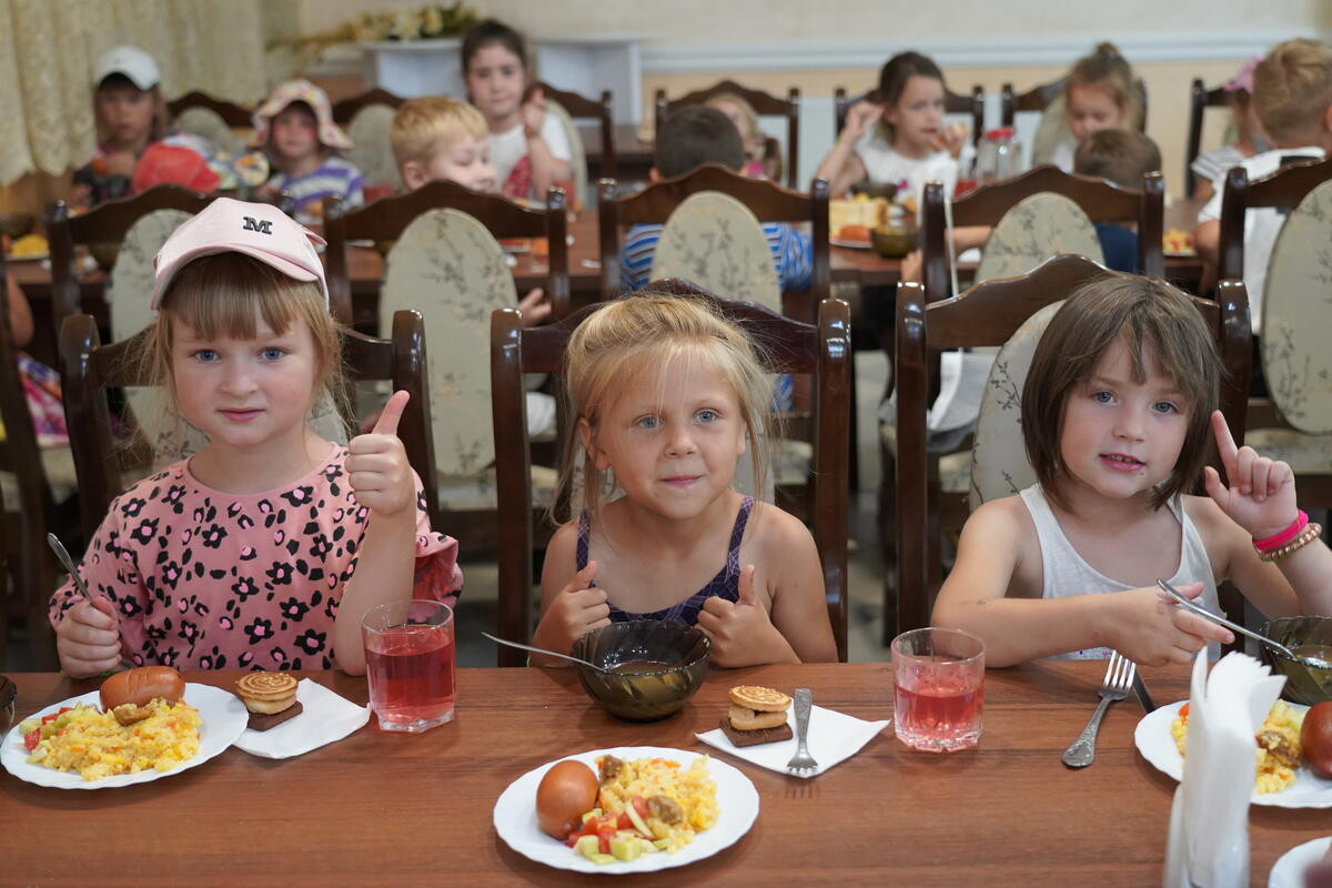 Niños en campamento de verano apoyado por WV en el oeste de Ucrania