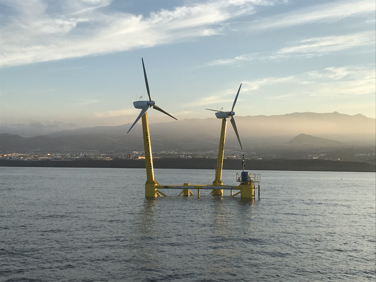Primera plataforma eólica flotante hecha en España desarrollada por EnerOcean localizada en Gran Canaria (frente a Jinámar)