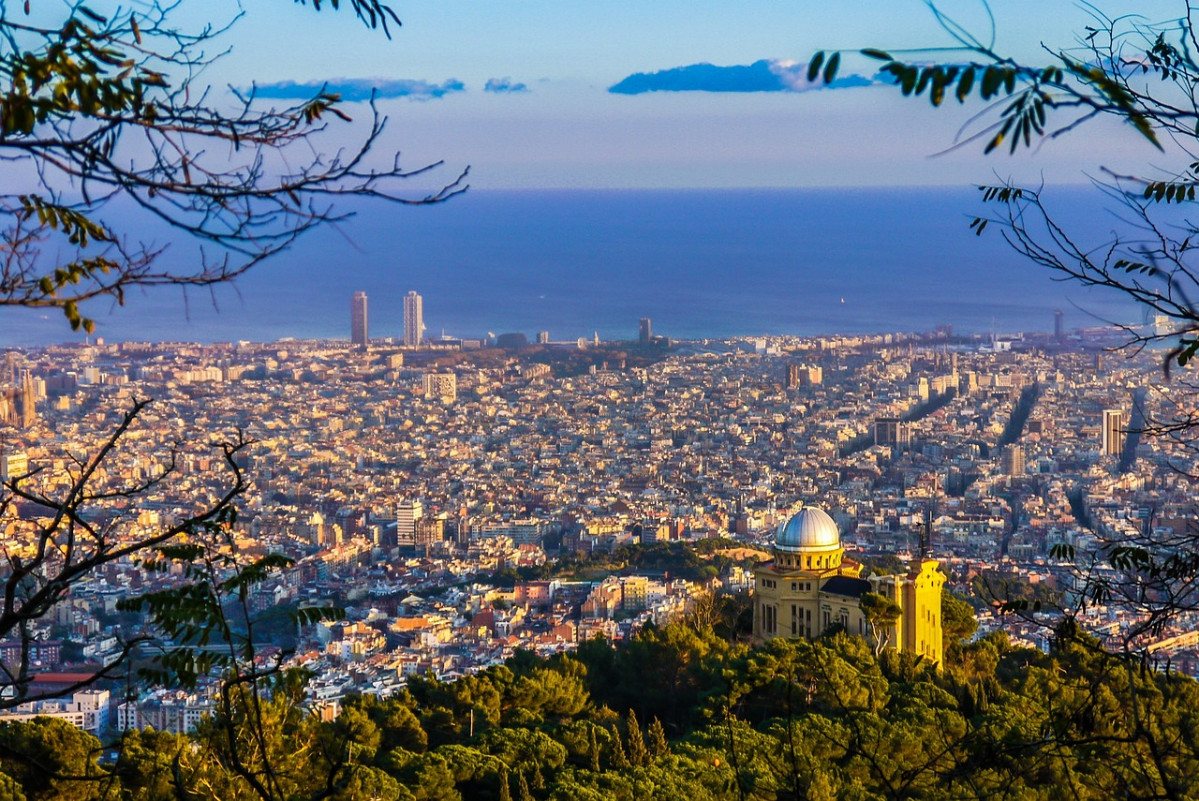 3 Barcelona © joaquinAranoa via Pixabay