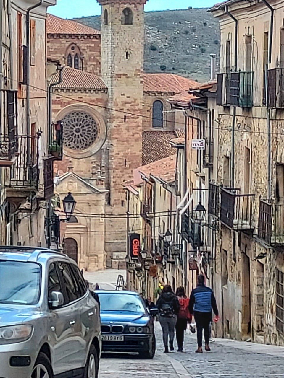 Calles empinadas que llevan a la Catedral