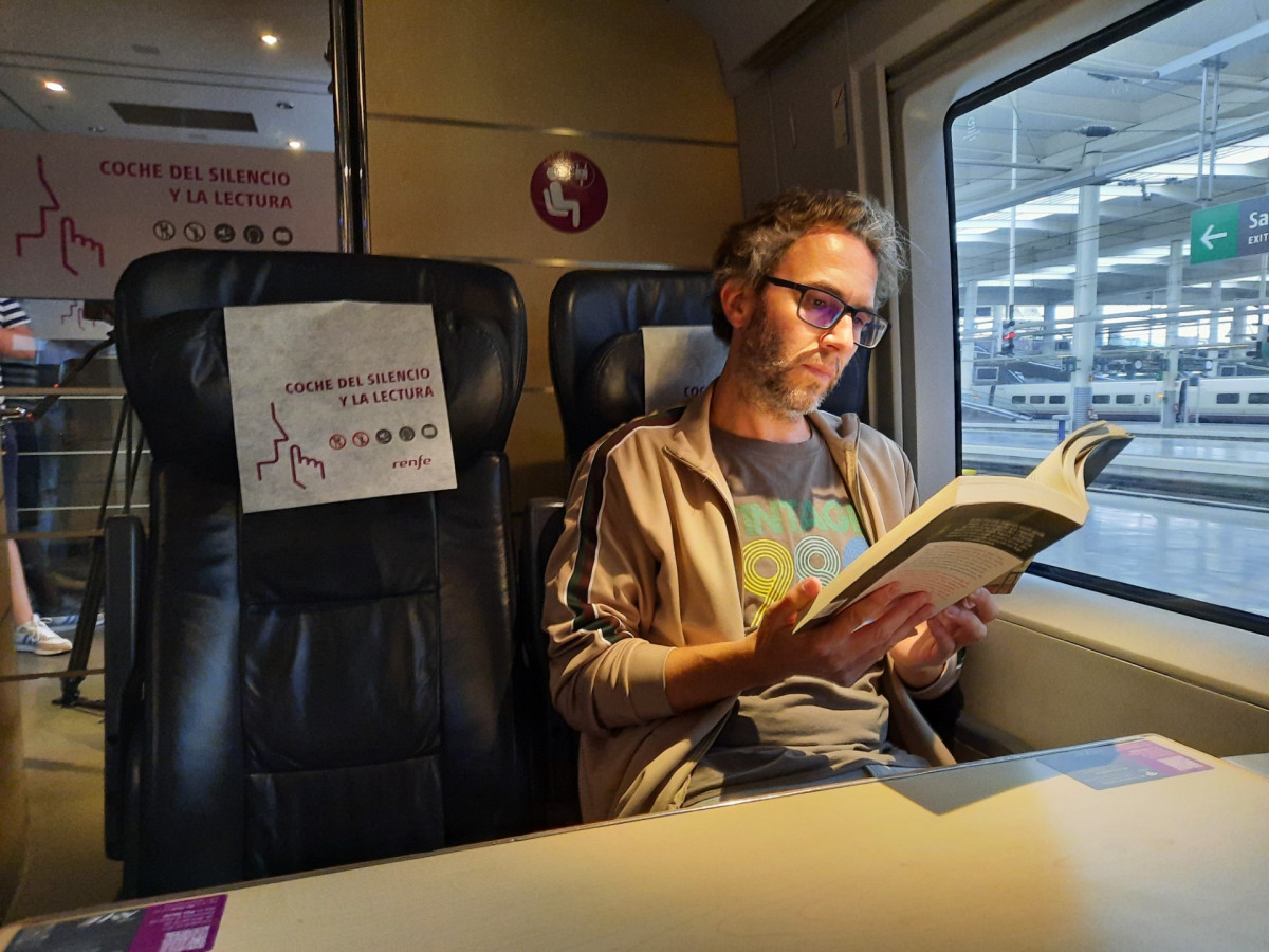 Renfe tren Oficial de la Feria del libro