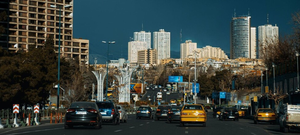 Calle de Teheran Sajad Nori Unsplash
